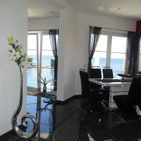 - Sibenik Riviera 36379 プリモシュテン