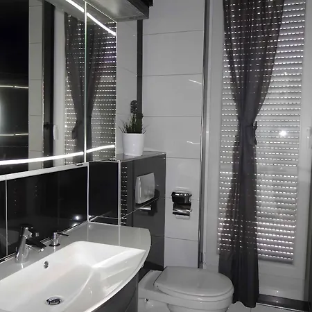 - Sibenik Riviera 36379 Appartement *